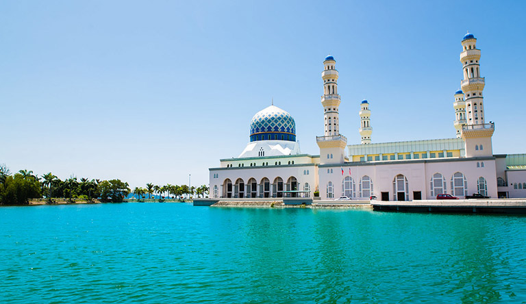 kota-kinabalu-city-mosque-malaysia